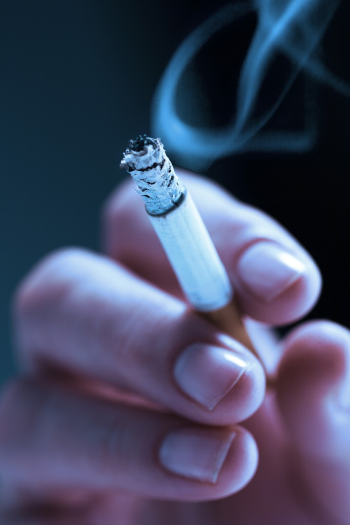 5 Ways that Smoking Harms your Looks