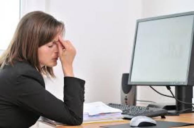 Computer Vision Syndrome – dry eyes, neck pain, blue light and more